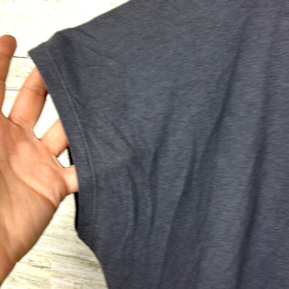 Express Womens XS Dark Gray V-Neck Short Sleeve Lightweight T-Shirt Top NEW - Picture 6 of 6